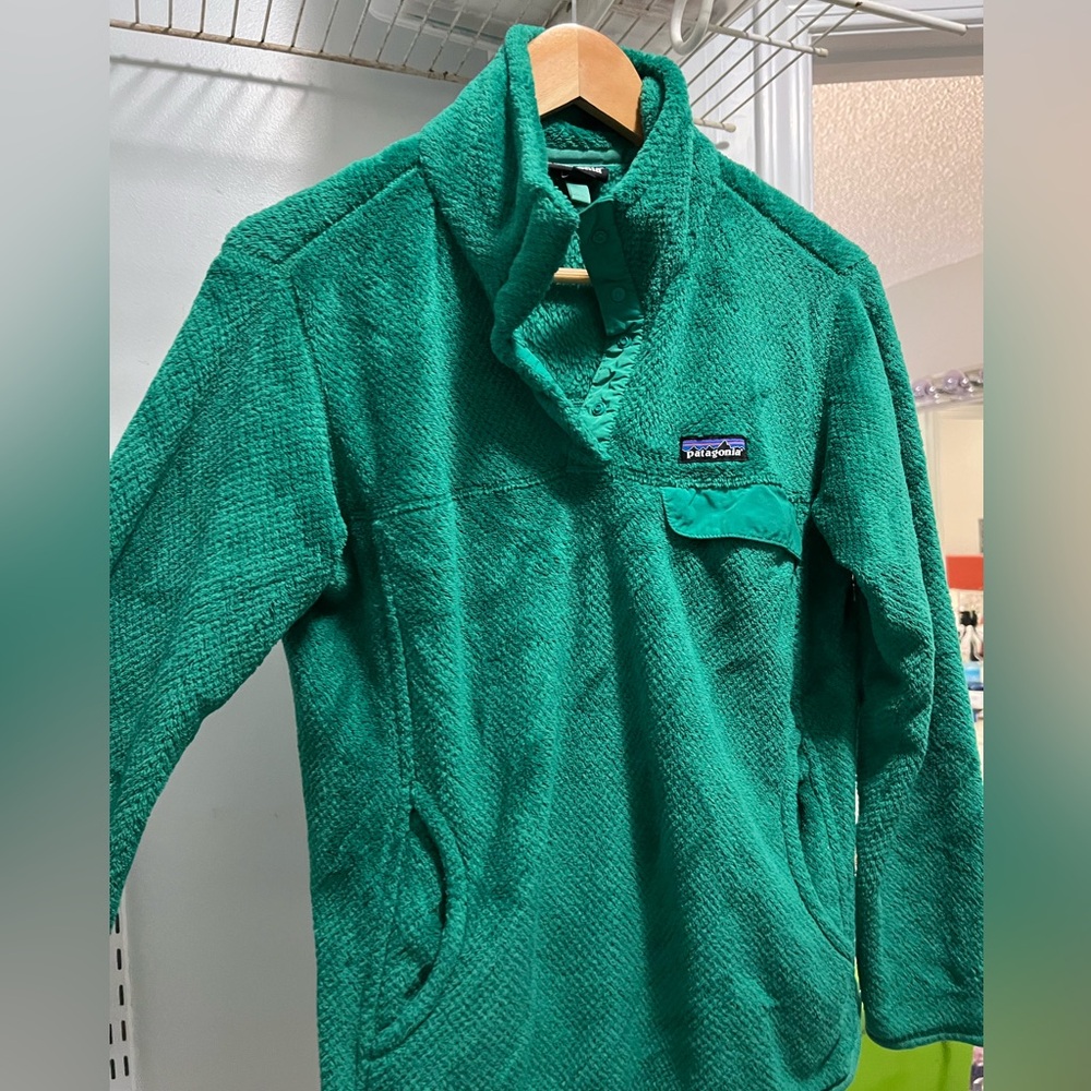 Green Patagonia Pullover